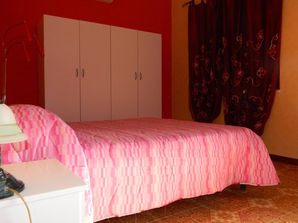 Villa Robinia Massafra Zimmer foto