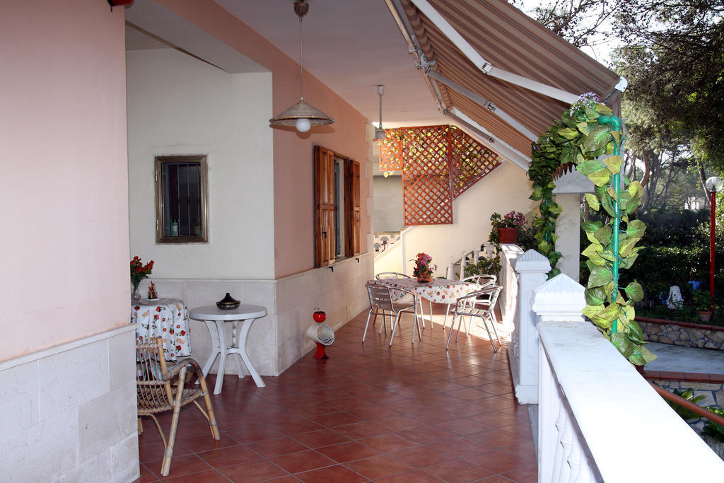 Villa Robinia Massafra Zimmer foto