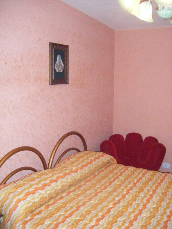 Villa Robinia Massafra Zimmer foto